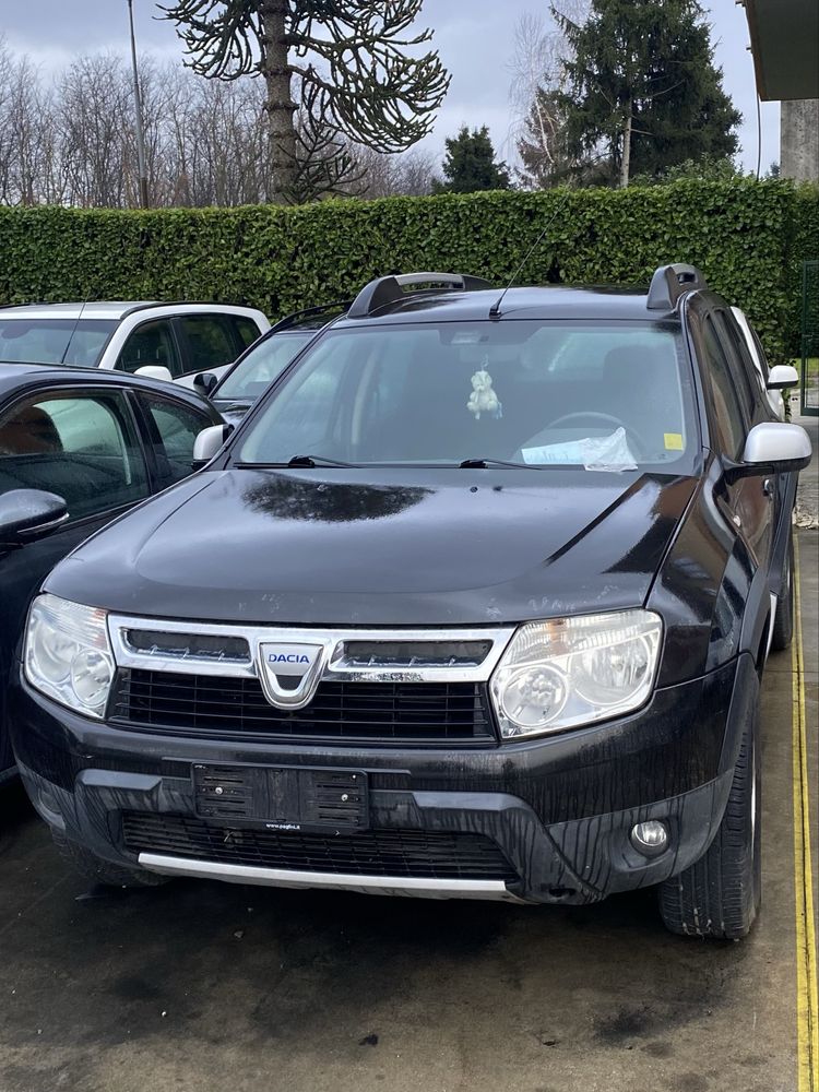 Dezmembrez dacia Duster