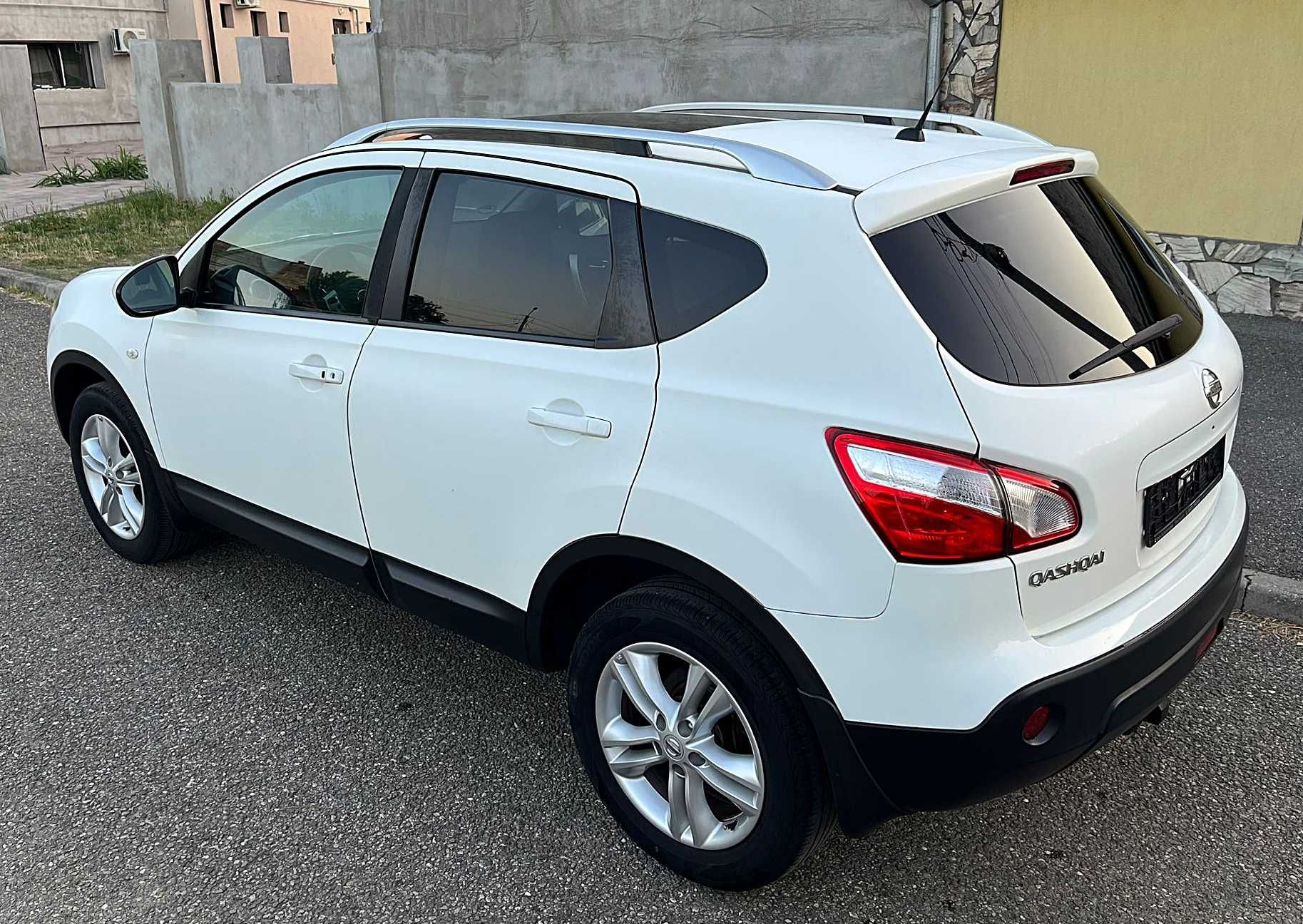 NISSAN QASHQAI 2012 1.6 DCI 131 CP 4x4 6+1 EU.5 Adus acum Multe dotari