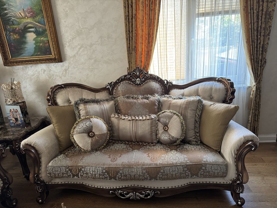 Set complet de living, pe stil clasic luxos
