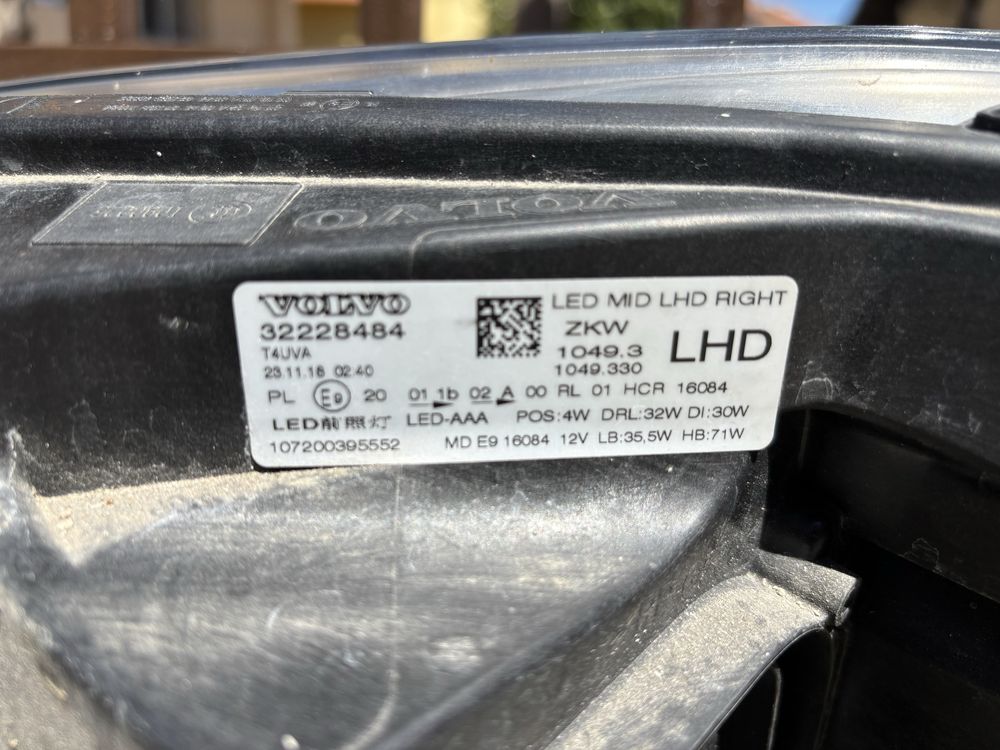 Десен фар FULL LED SYSTEM за Volvo V40,2019год.