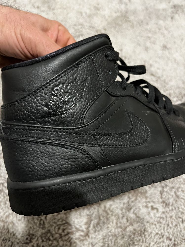 Nike Air Jordan 1 Mid Triple Black-оригинални мъжки маратонки