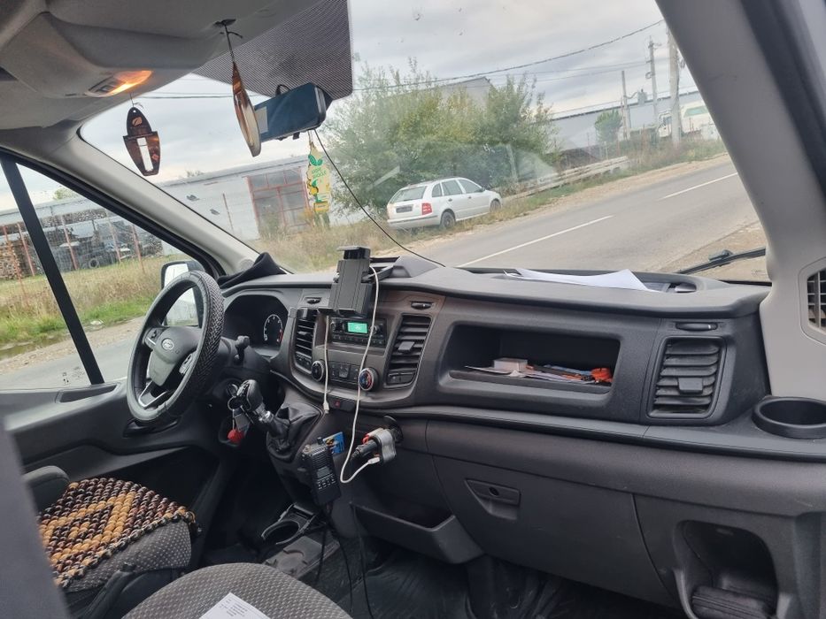 Vând Ford  basculabil 6 locuri bena 2.30/3.20