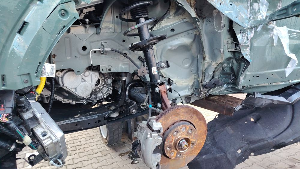 Vând Dacia Duster an 2024 avariat 12 benzina Hybrid 4x21000 km