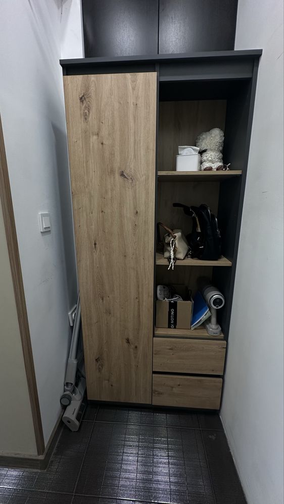 Етажерка с чекмеджета