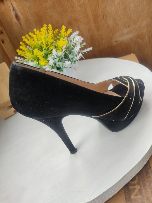 Женская обувь...