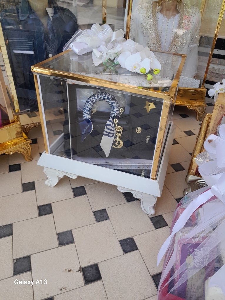 Sarpo sandiq sotiladi yosh bolla bilan qilomayaman