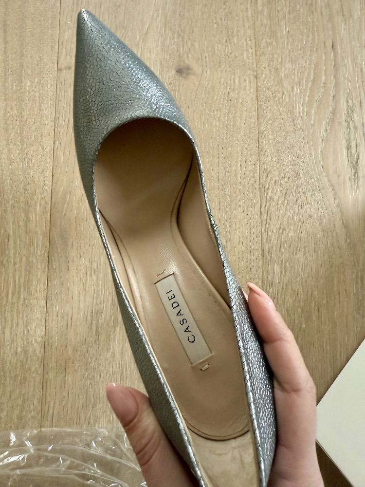 Обувки на висок ток Casadei 38 1/2