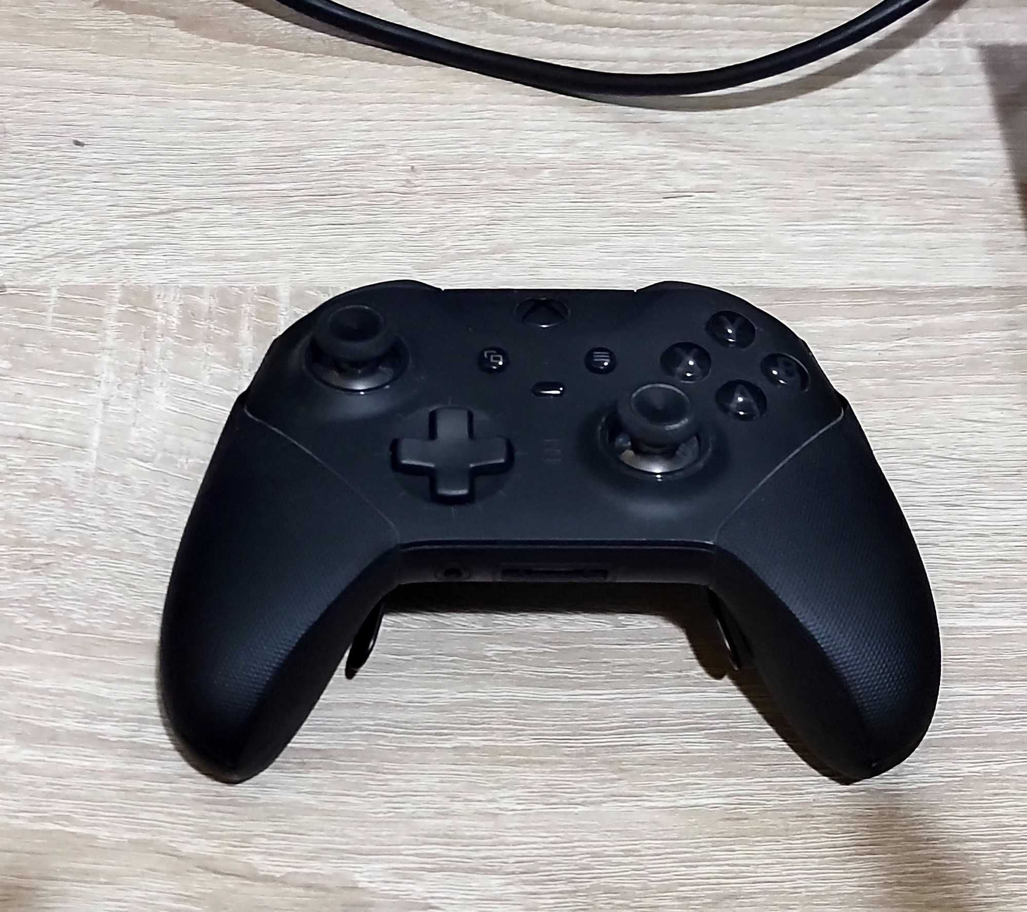 Controller Elite V2 pentru Xbox One si jocuri