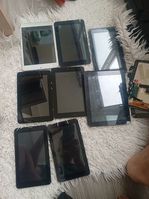 Lot 10 tablete diverse defecte