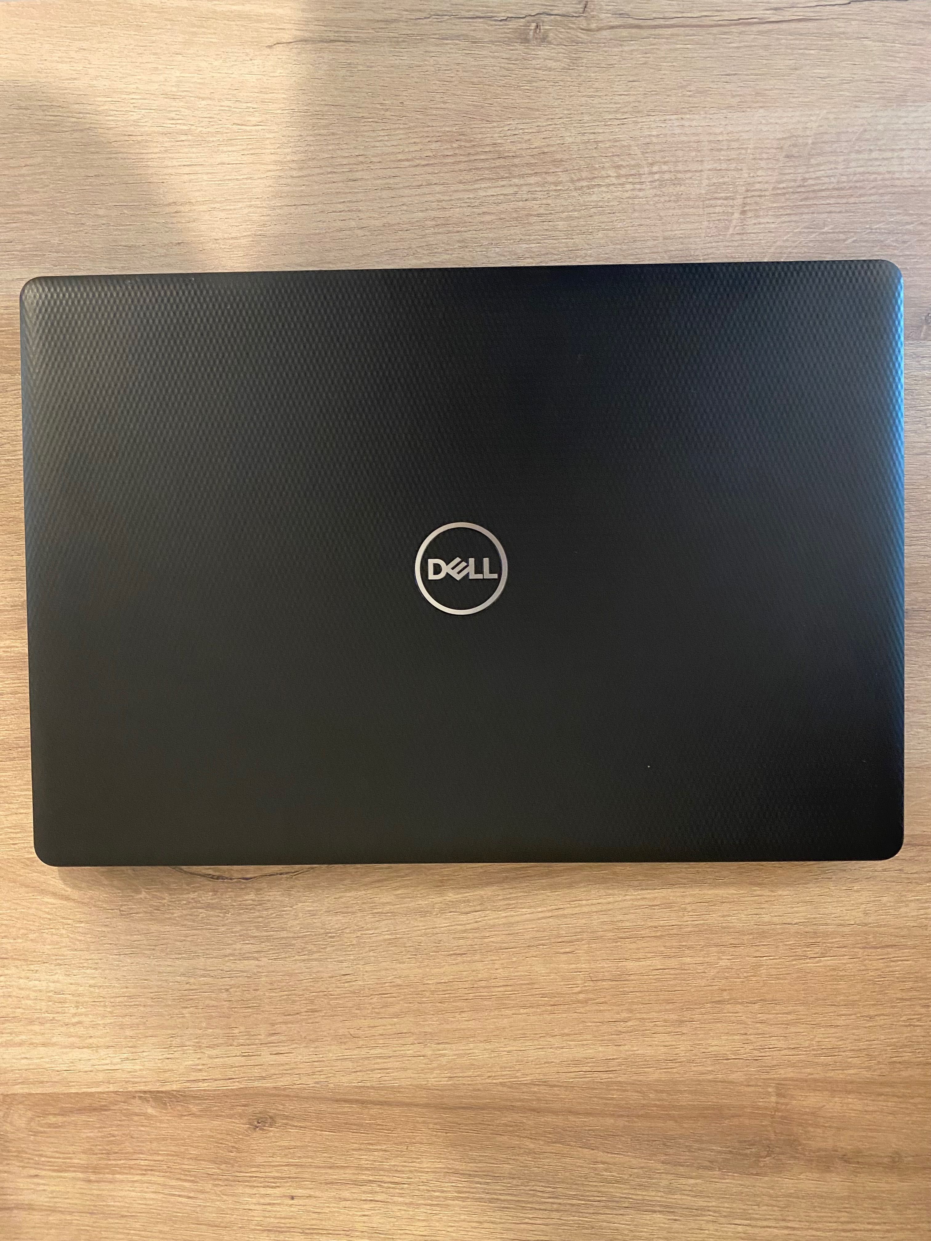 Laptop Dell, Intel i5 8th, 8GB RAM,  1TB HDD+256GB SSD, negru