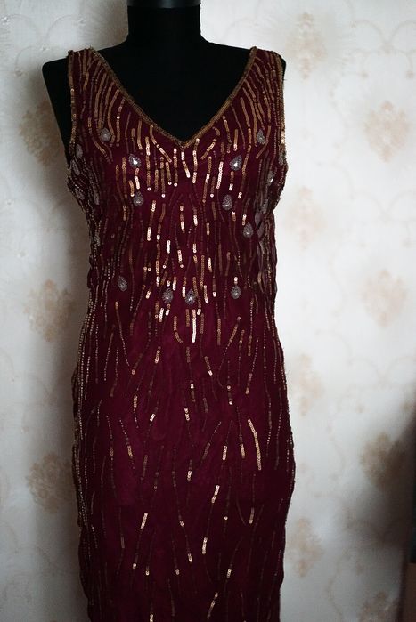 Rochie de seara vișinie cu strasuri , pietre