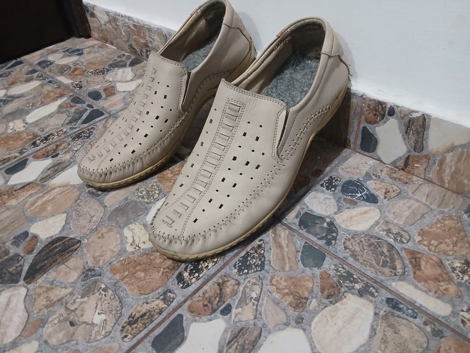 Pantofi barbati din piele naturala tip mocasini masura 43 in stare fb