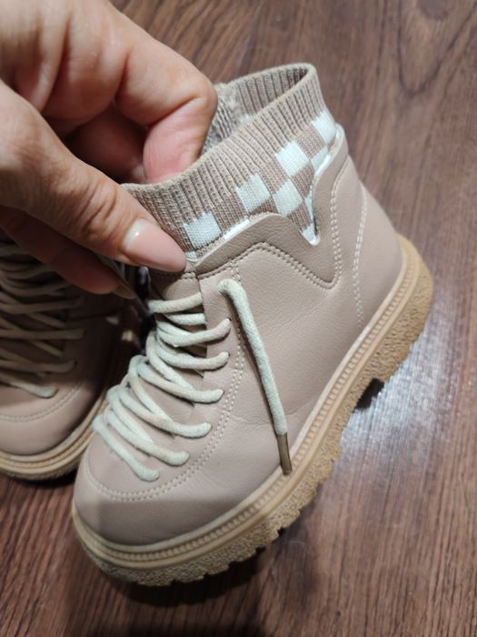 Боти за момиче 26 номер