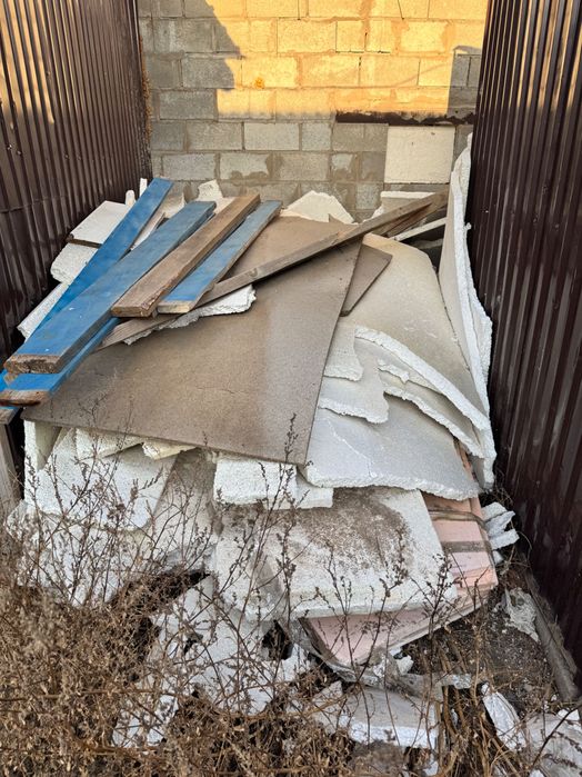 Отдам даром пенопласт