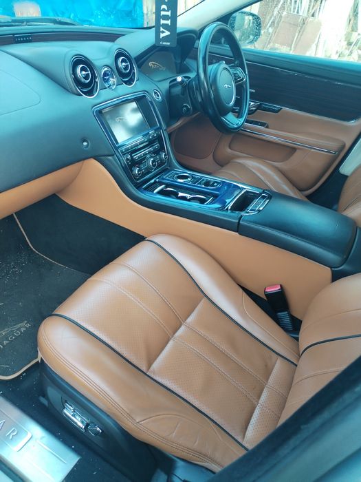 Jaguar XJ Portfolio 2010 ~ 3.0 Diesel 306 DT ~ Avariat