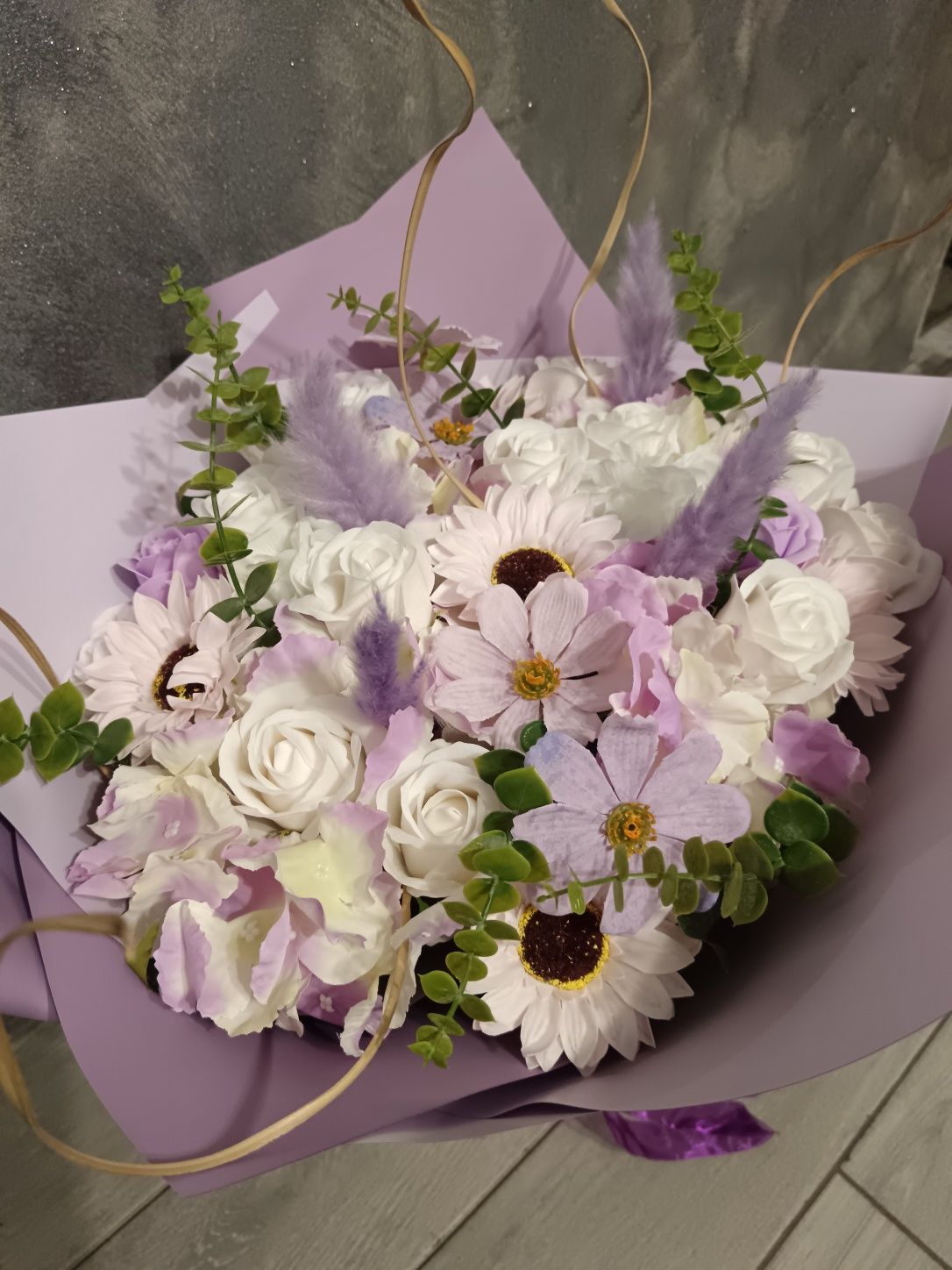Buchete din flori artificiale și săpun
