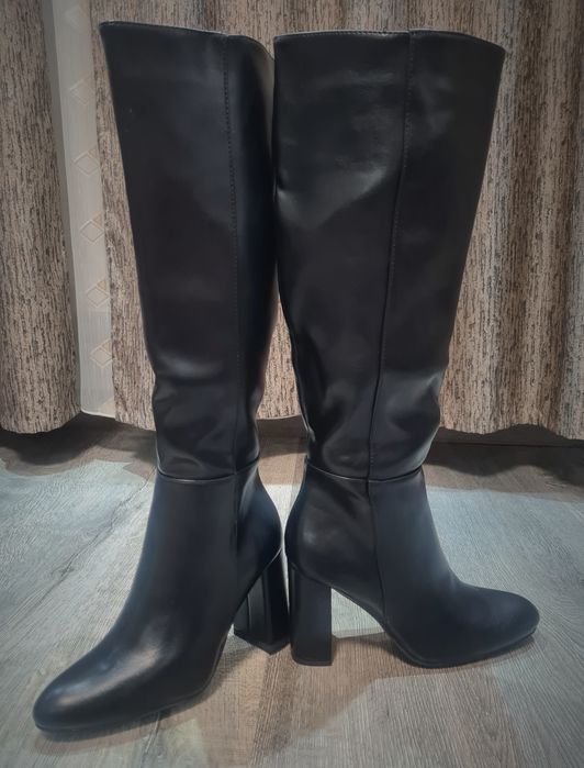Cizme înalte, cu toc tip bloc, mărime 36