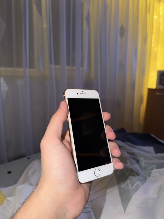 Vând Iphone 8