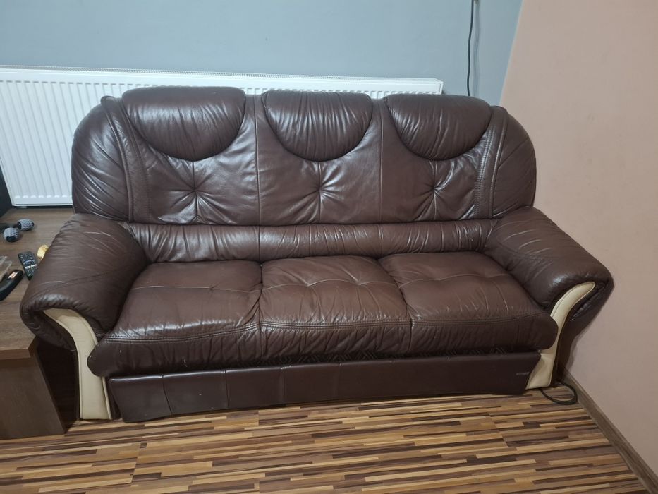 Vand coltar din 3 iese