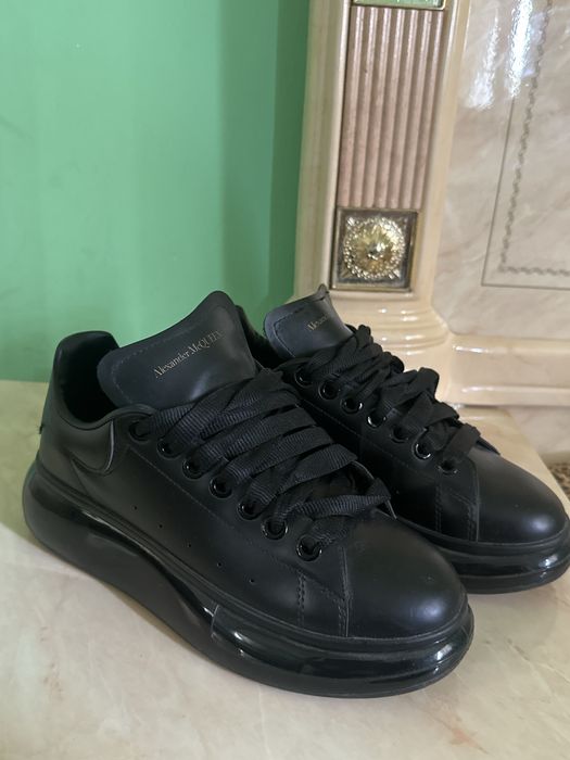 Vand Alexander McQueen