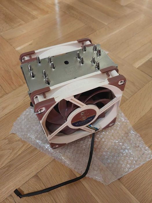 Noctua NH-U12A - Въздушен охладител за АМ4/АМ5