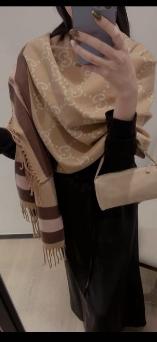 Esarfa-fular Gucci, model 2026, 3 modele