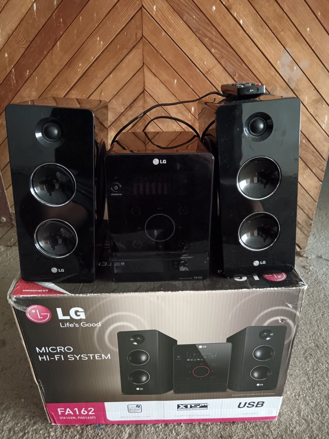 Стереоуредба LG FA162