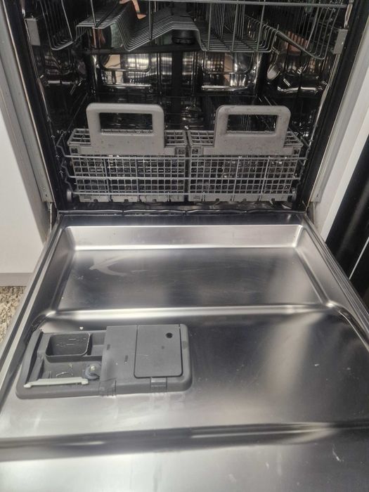 Съдомиална машина за вграждане Whirlpool ADG-6500 FD цена 200лв.