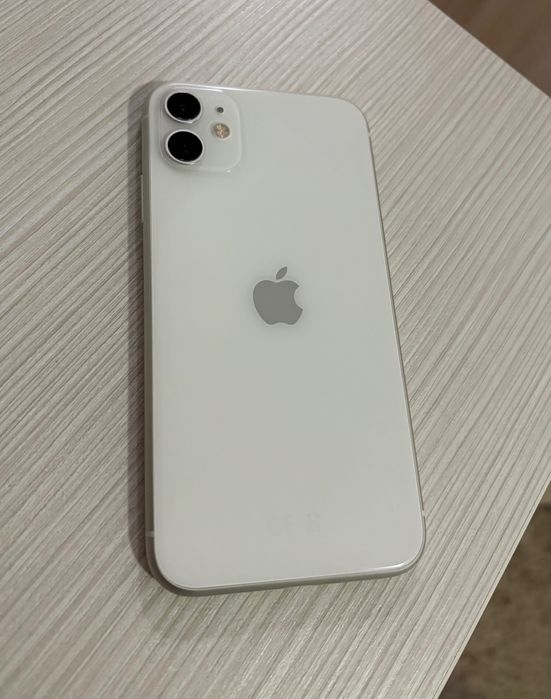 Iphone 11, White, 64 GB, stare perfectă, cutie originală, cablu + husă