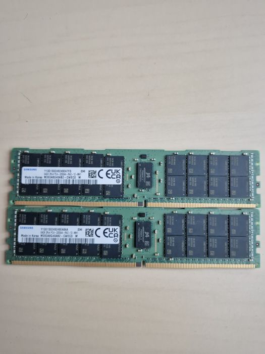 Doua Memorii DDR4 64Gb la 3200 E.C.C