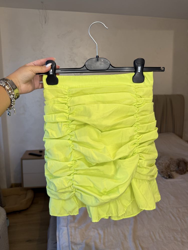 Къси панталонки ZARA