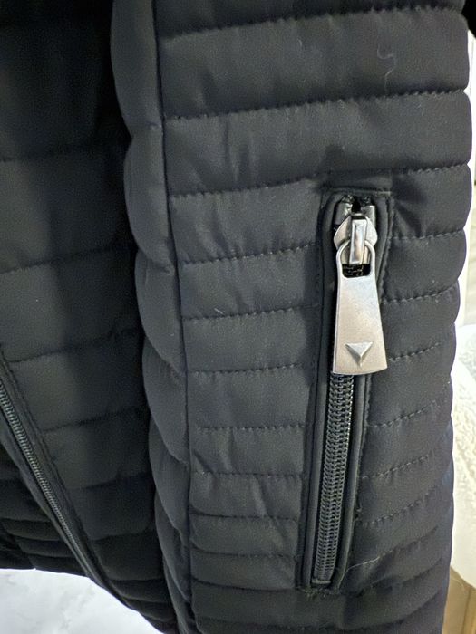Geaca Guess neagra