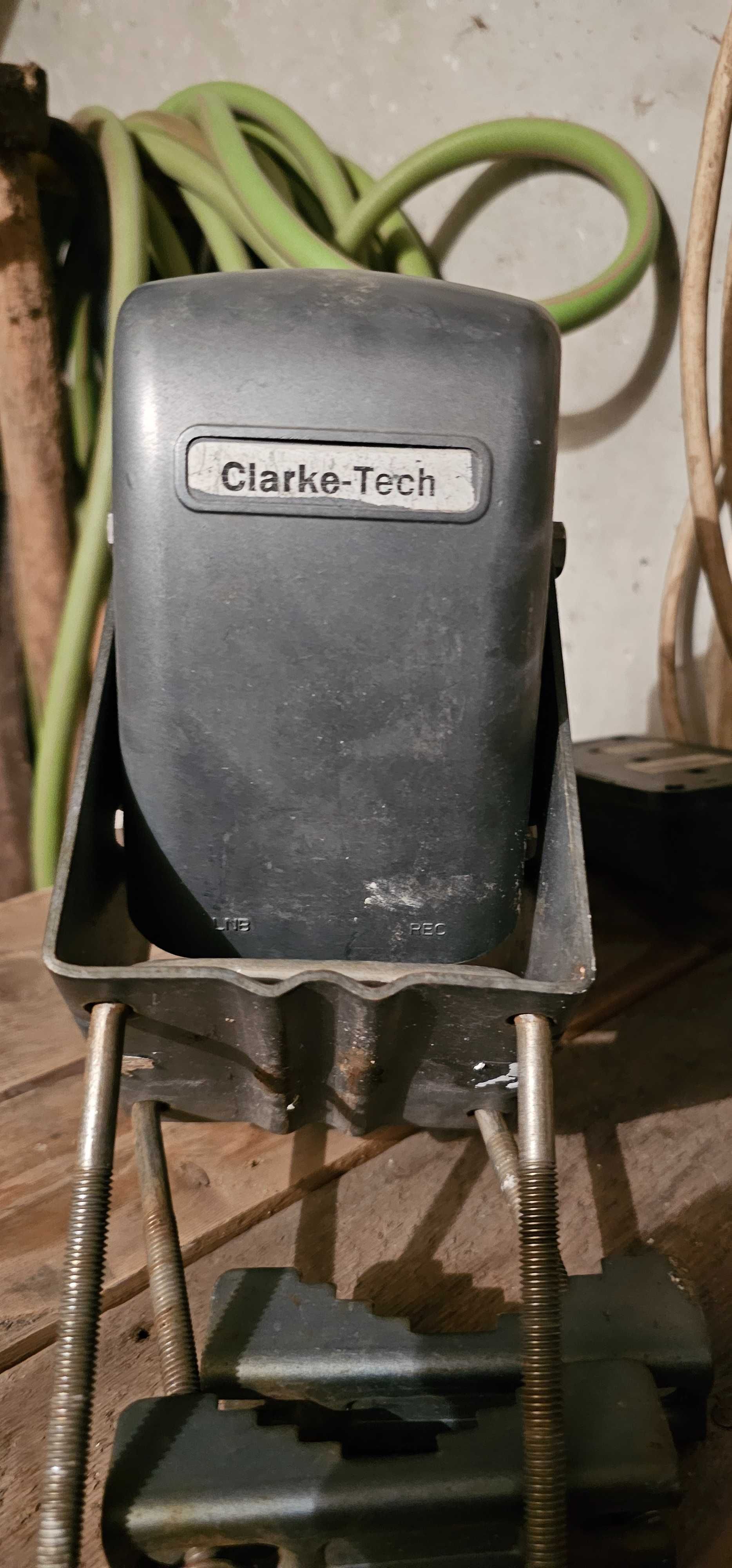 2 бр. Мотор сателит Н-Н Оптикум и Clarke Tech за декодьор и приемник