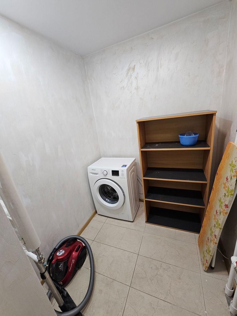 Дава се под наем Тристаен апартамент в Пловдив, Кършияка - 140 кв.м за 1000 € - Снимка #9