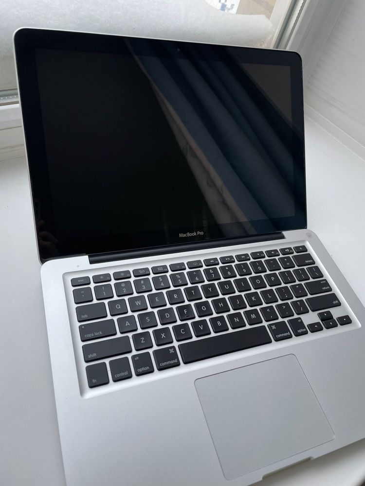 Продам Ноутбук MacBook pro 13