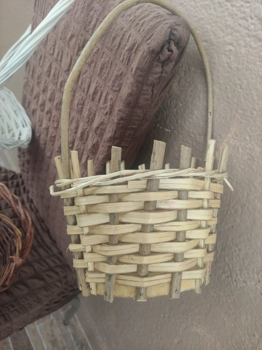 Плетени кошници за декорация