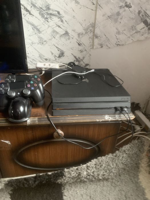 Продам пс 4 про 1 терабайт