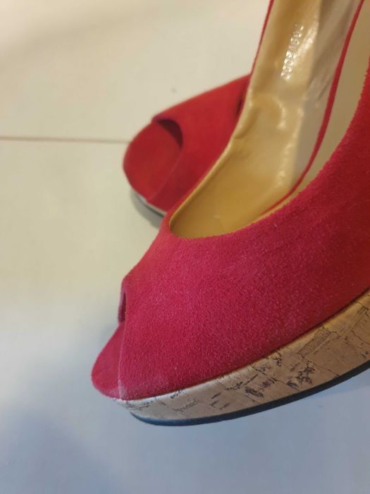 Дамски обувки с ток