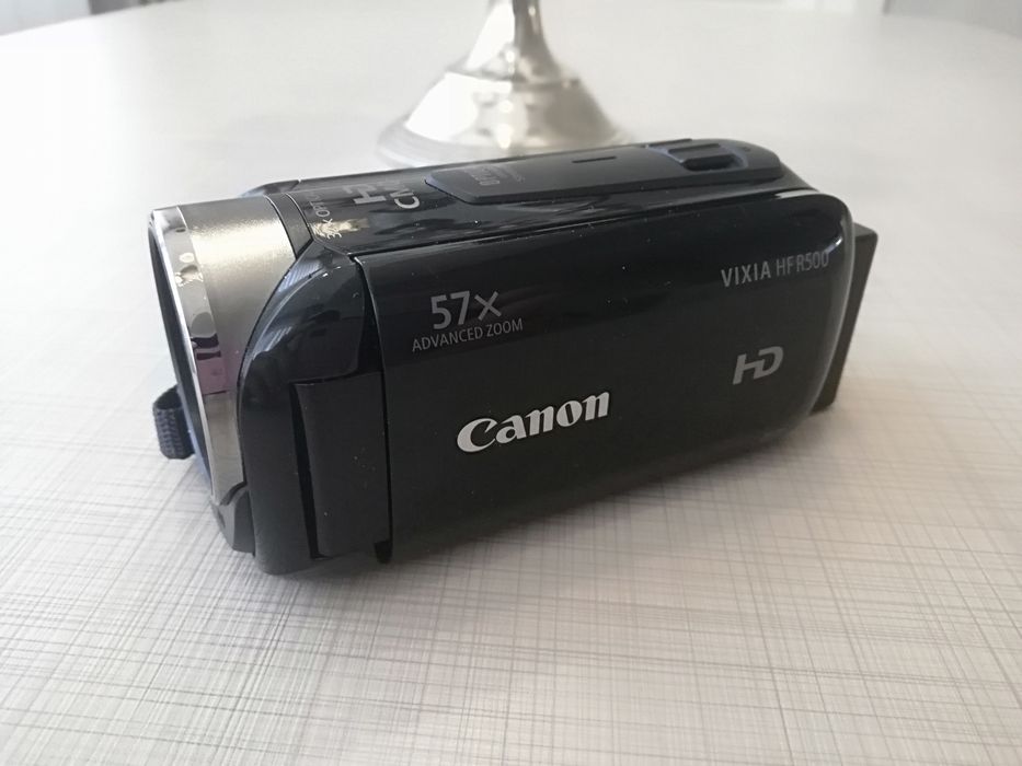 Видео камера Canon Vixia HF R500