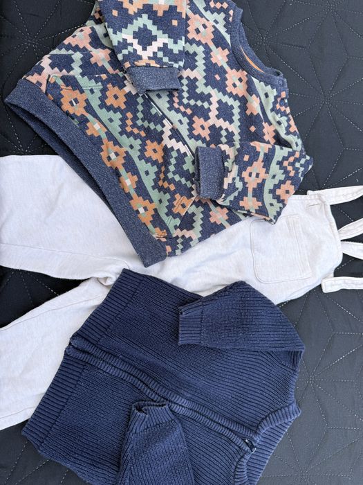 Set pantaloni si 2 pulovere 6-9 luni
