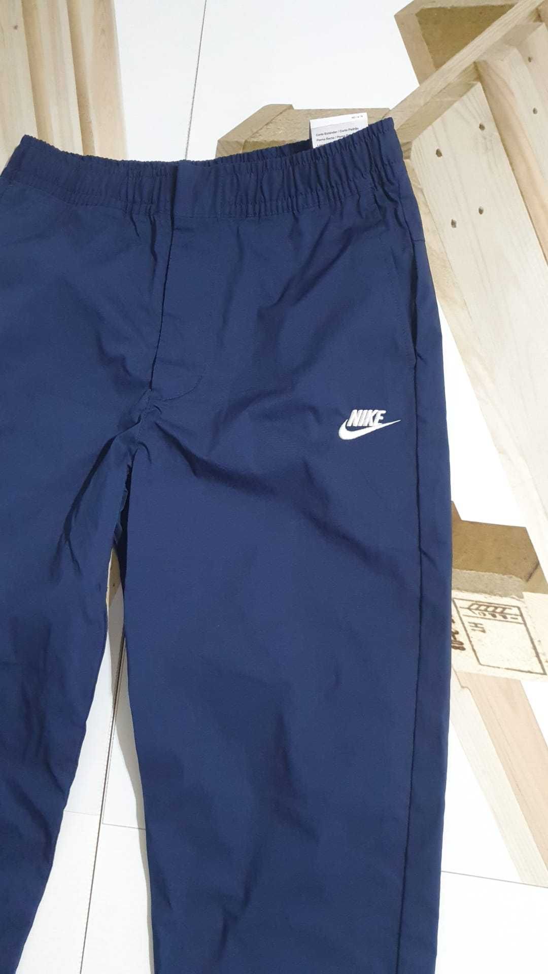 Vand pantaloni Nike DM6823-410 masura S originali noi cu eticheta