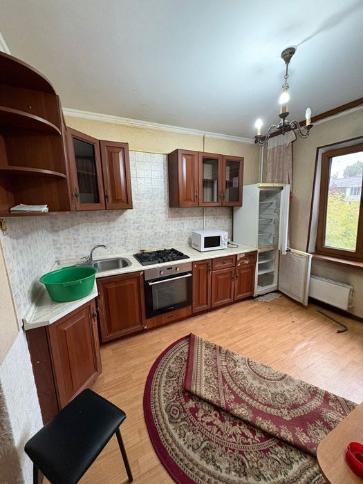 Продам кух.гарнитур (5к), диваны 3шт (общ. Сумма 15к)