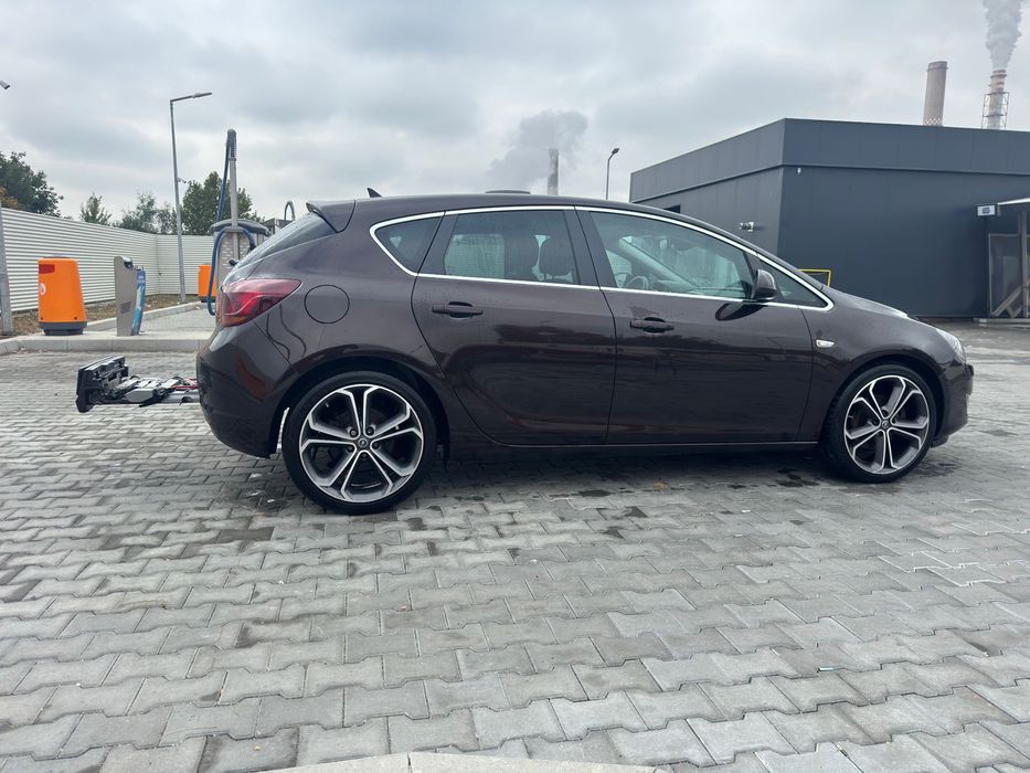 OpelAstra J 2012