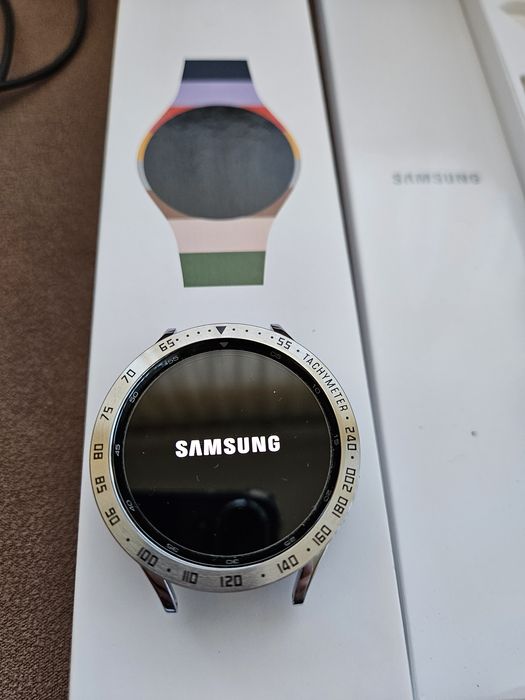 Samsung Galaxy Watch 6 Classic 47мм LTE много аксесоари, Spigen каишка