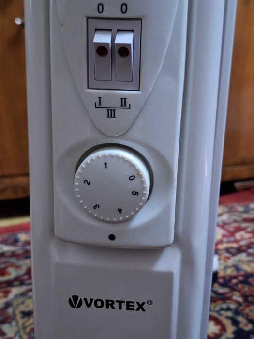 Vand radiator electric cu ulei VORTEX