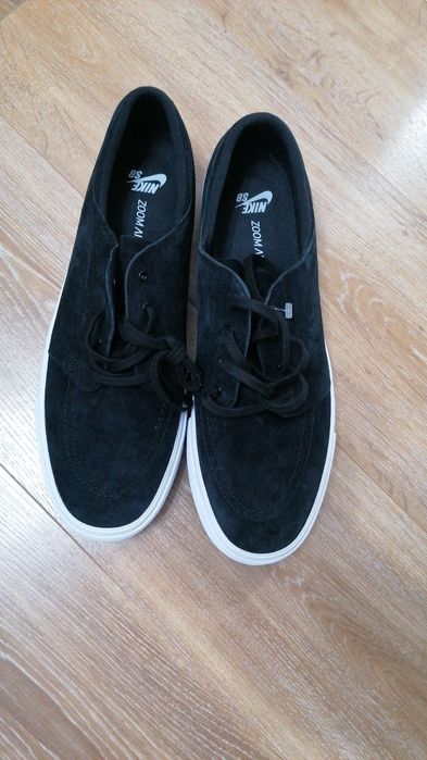 Pantofi nike piele intoarsa