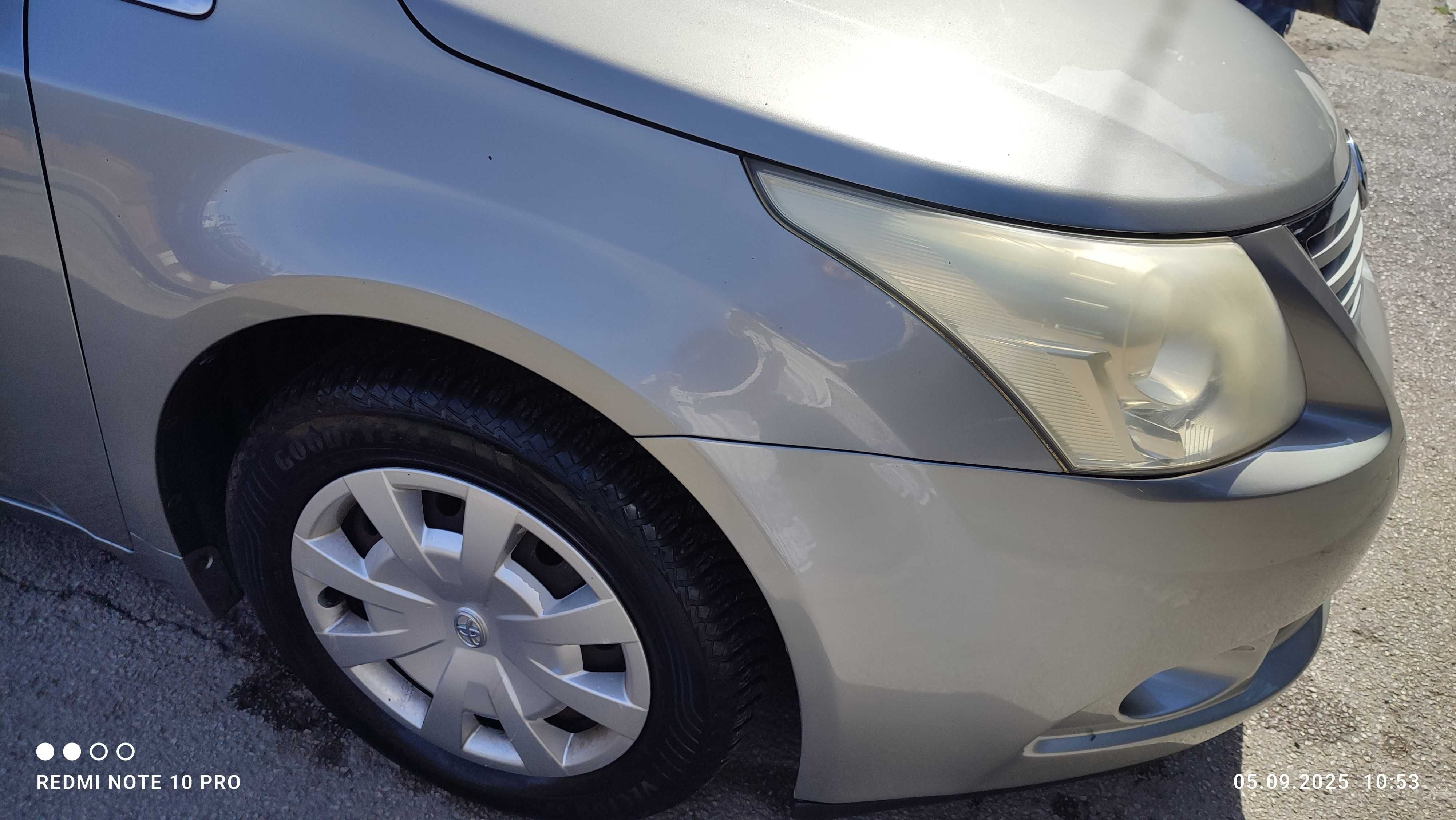Лека кола toyota AVENSIS