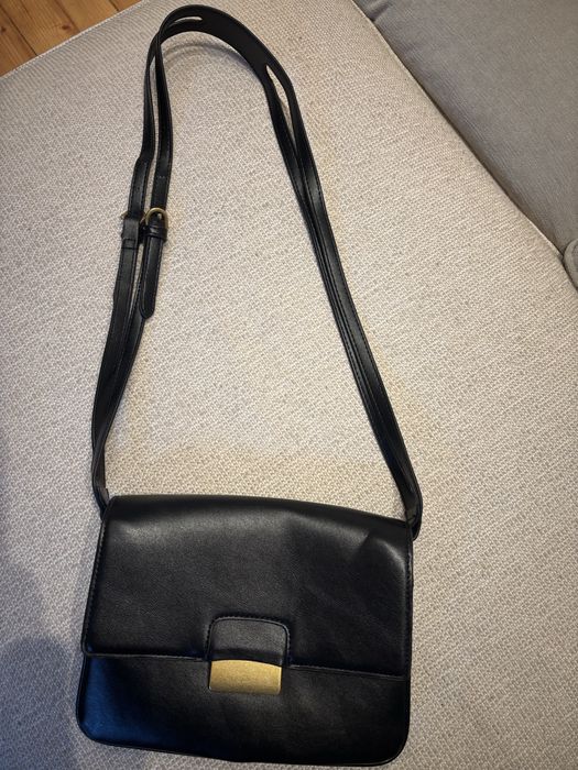 Манго чанти- цвят черно и бордо