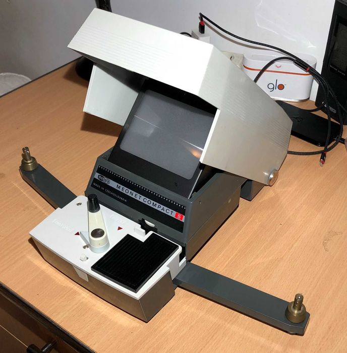 Aparat de vazut filme 8 mm in slow motion Meopta Meonet Compact S