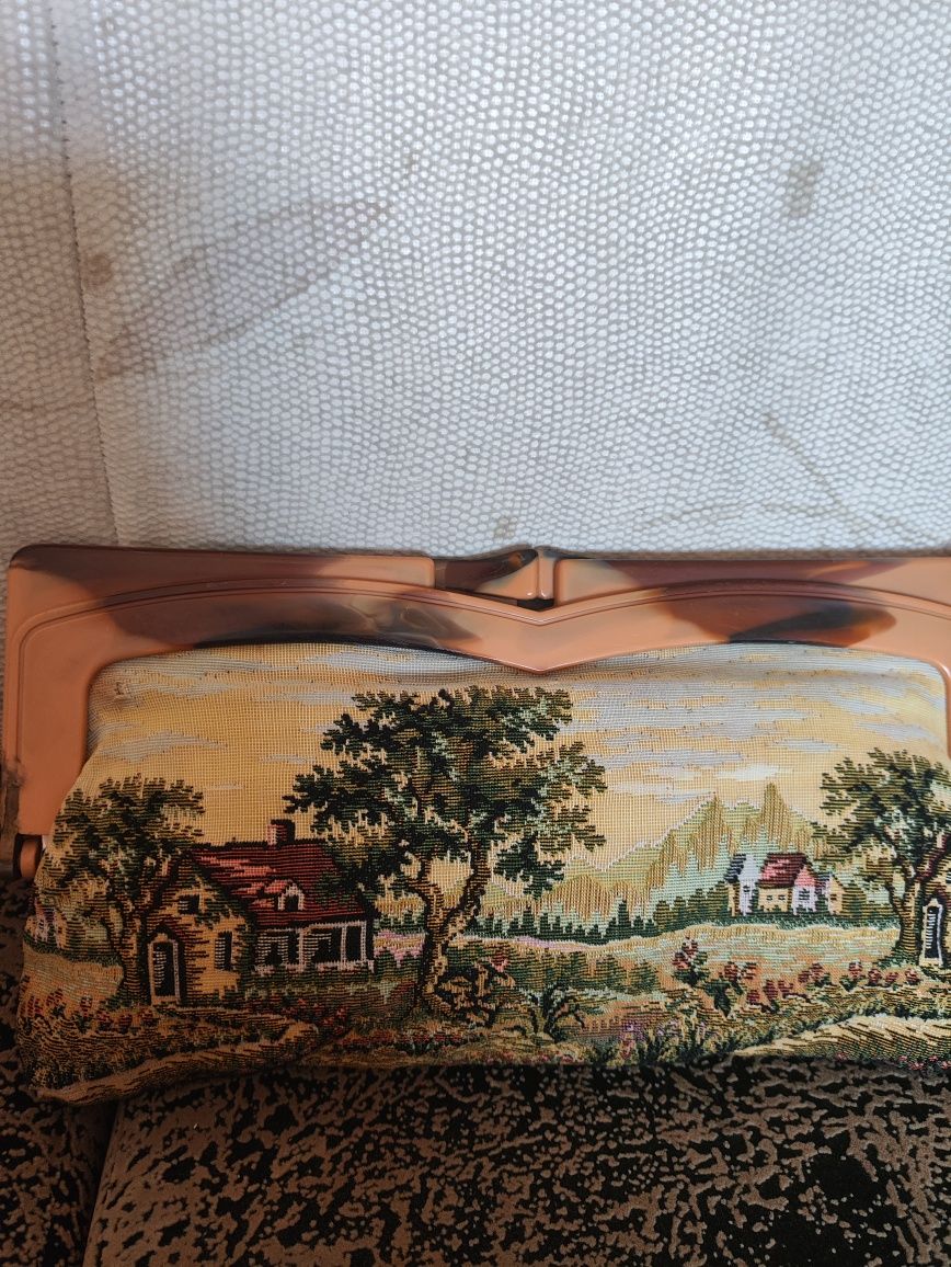 Продам сумочку из гобелена, клатч